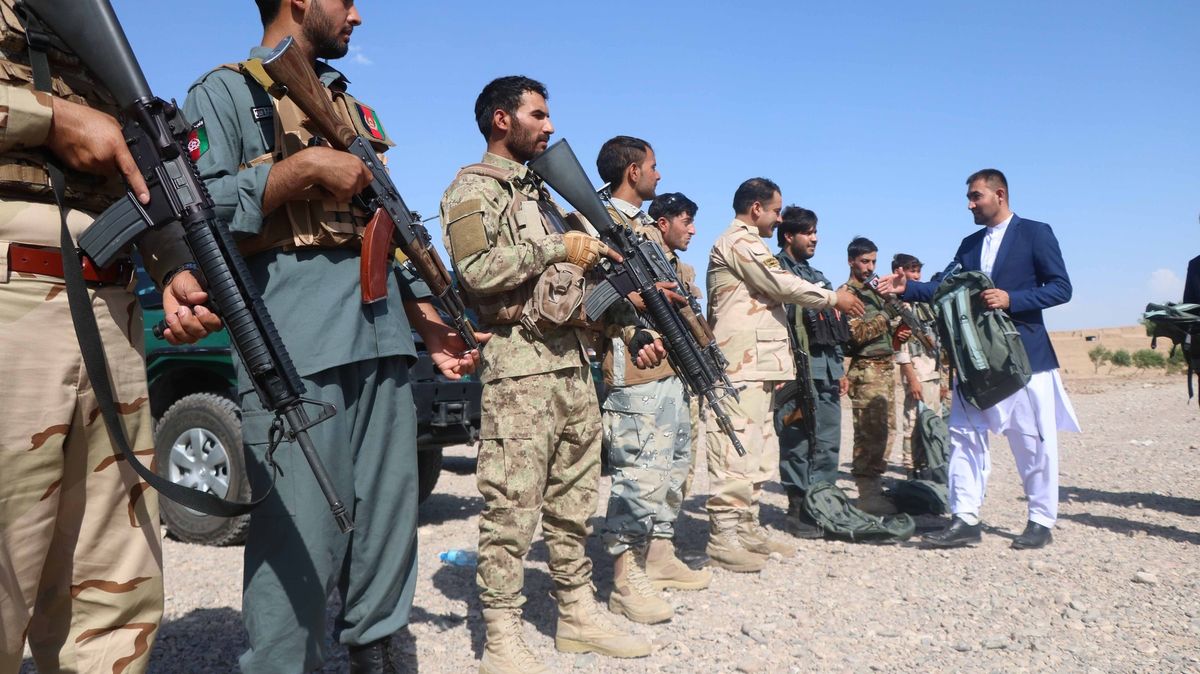 Afghánští vojáci po střetech s Tálibánem prchají do Tádžikistánu